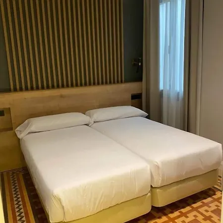 Fontanella By Bcn Urban 4*